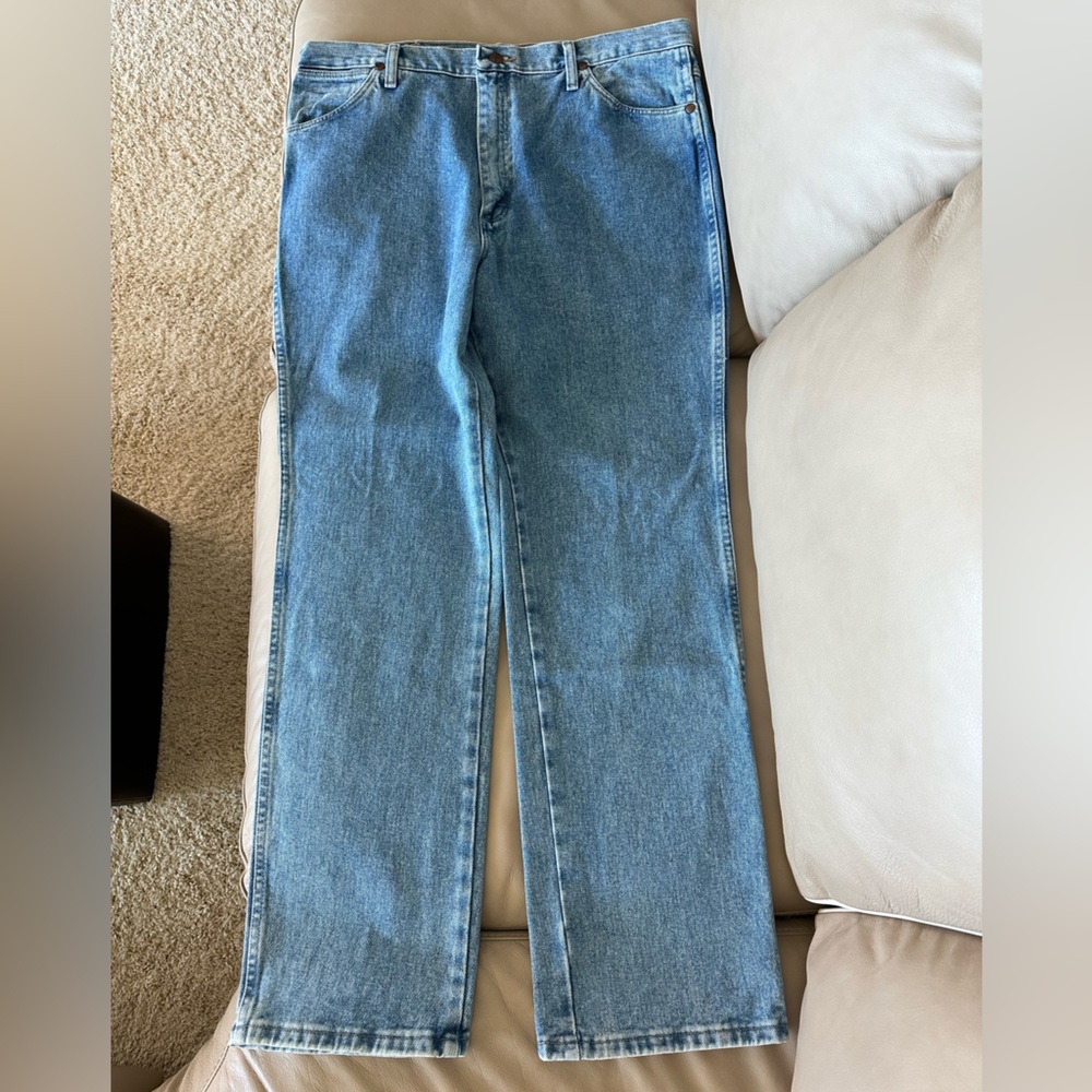 Never used Wrangler Blue Straight Jeans with Classic Denim Style